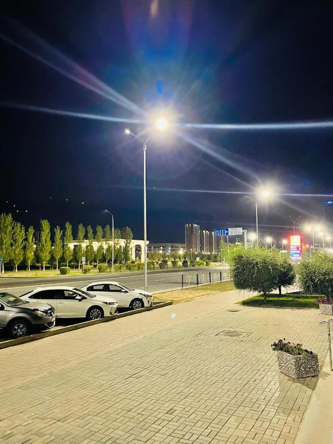 Квартира в центре Нур-Султана Астана Екстер'єр фото